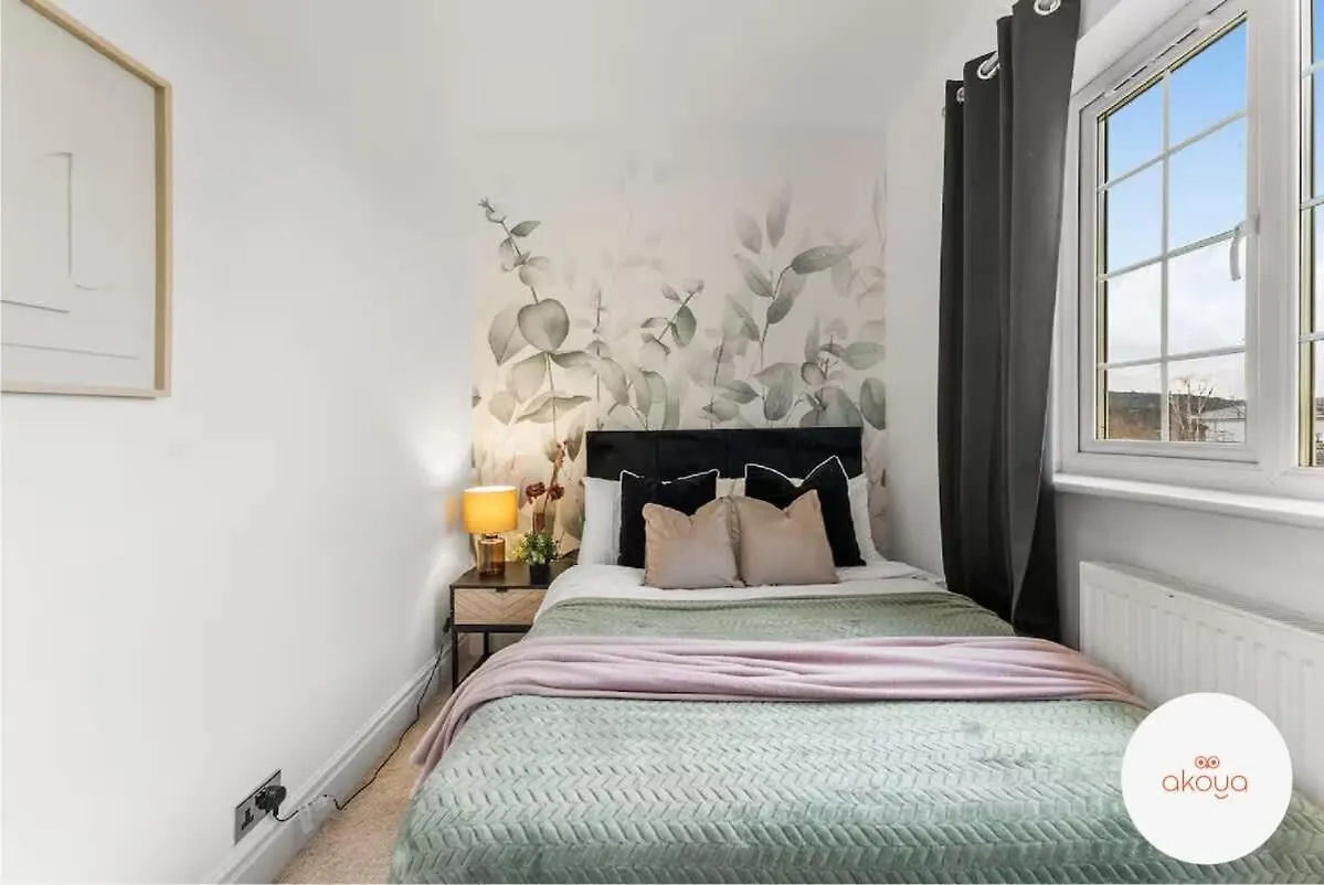 A Contemporary Cotswold Grace - Beautiful 4Bed Haven 別荘 Golden Valley