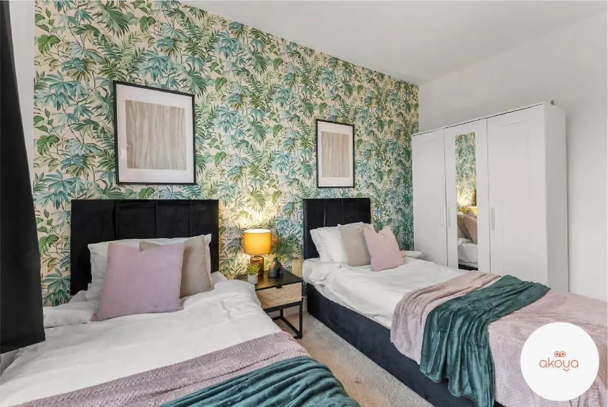 Holiday home A Contemporary Cotswold Grace - Beautiful 4Bed Haven