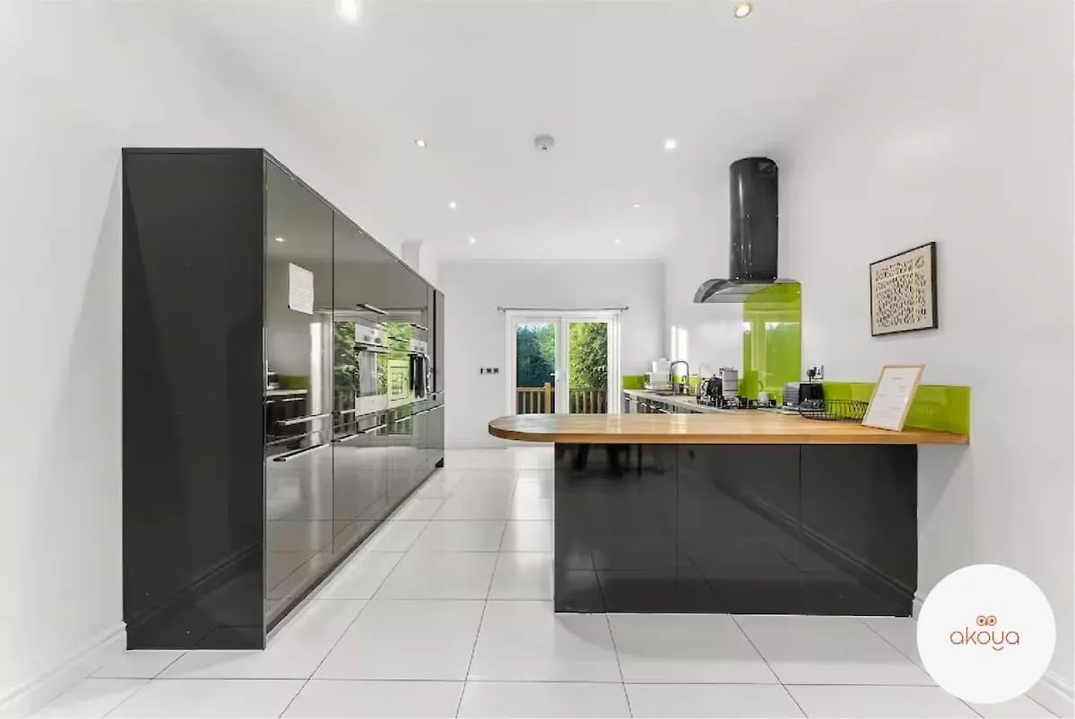 A Contemporary Cotswold Grace - Beautiful 4Bed Haven United Kingdom