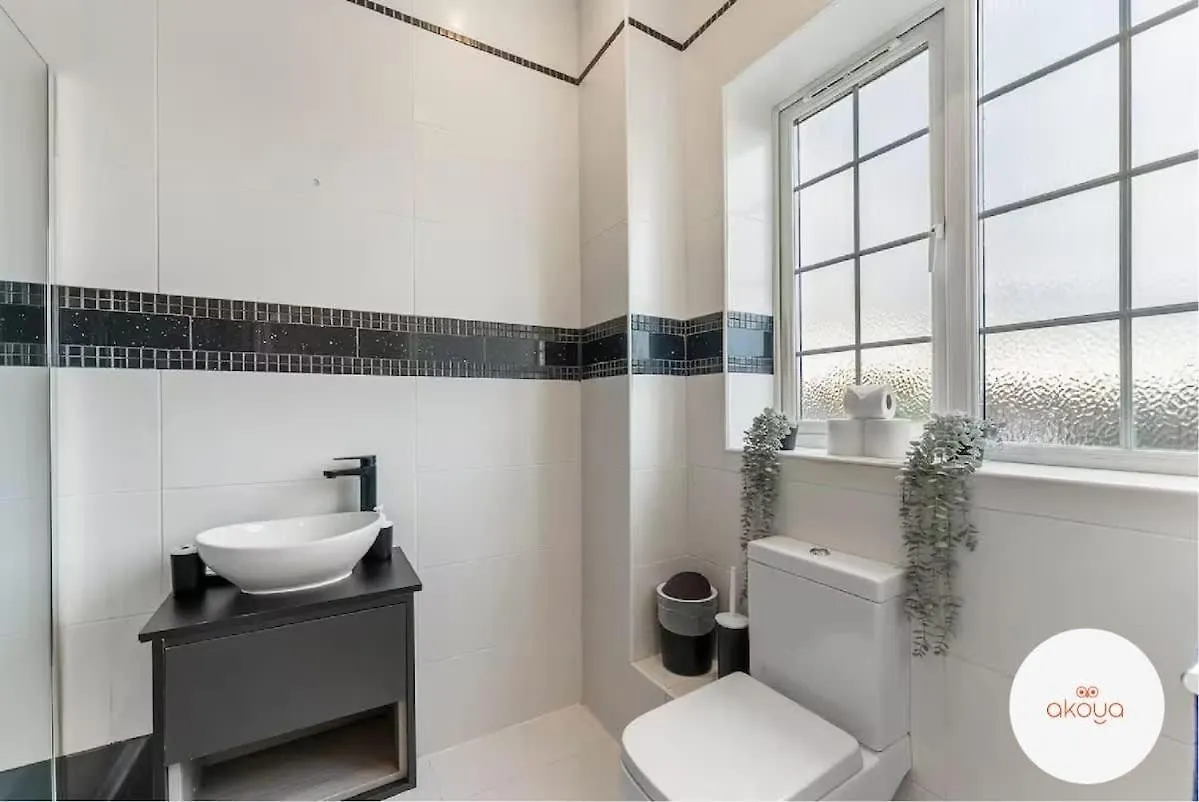 Holiday home A Contemporary Cotswold Grace - Beautiful 4Bed Haven