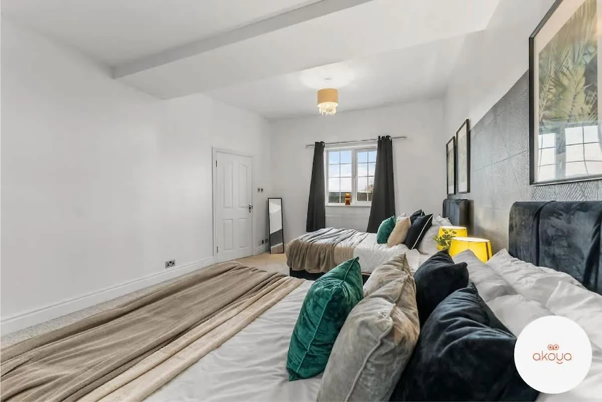 A Contemporary Cotswold Grace - Beautiful 4Bed Haven